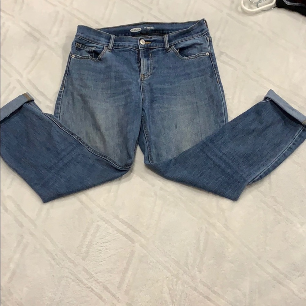 Old navy blue jeans capris